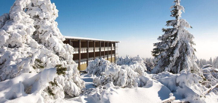 Wellness- & Natur-Resort Schliffkopf - Aussenansicht im Schnee