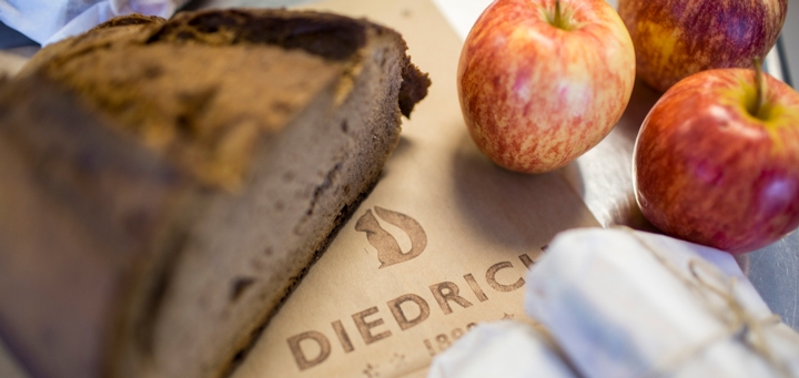 Hotel Diedrich - Brot und Äpfel