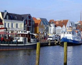 Der Hafen von Husum strahlt Ruhe und Entspannung aus
