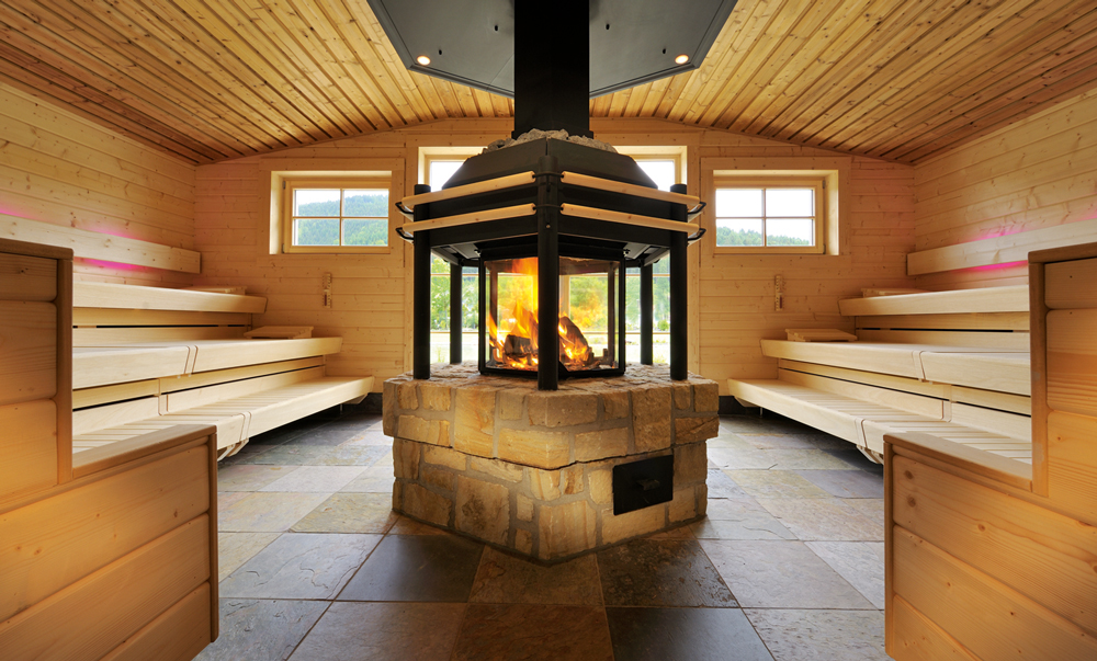 Sauna mit Kamin