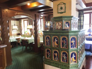 Kachelofen im Hotel Eisvogel in Niederbayern