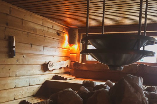 Gesund genießen - Sauna im Winter Winter Wellnesshotel Saunazeit Sauna gesund schwitzen Genießen Familie