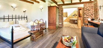 Gelbe Wellness Suite