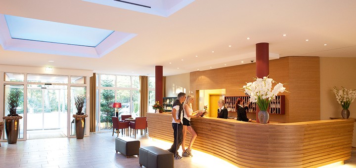 Waldhotel Tannenhäuschen - Rezeption