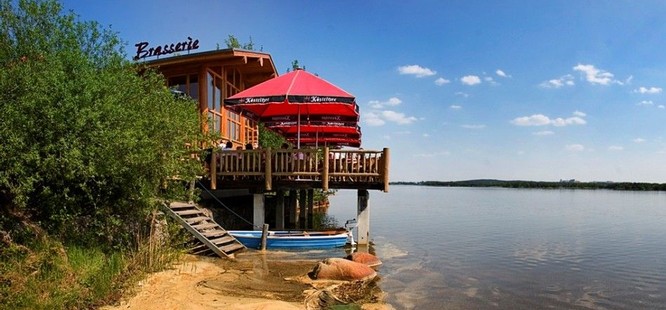 Kleine Brasserie am See