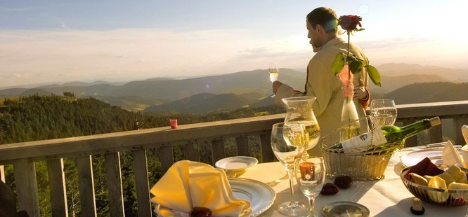Paar auf Terrasse