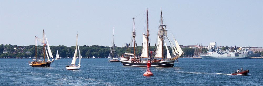 Segelschiffe auf der Kieler Förde