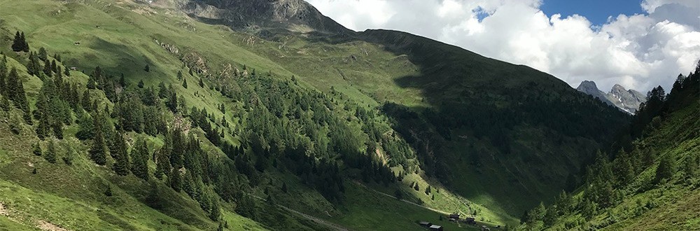 Wellness in der Berglandschaft von Tirol Wellness in Tirol
